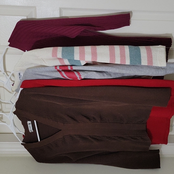 5 tops for sale - Bundle 1 - Picture 2 of 7